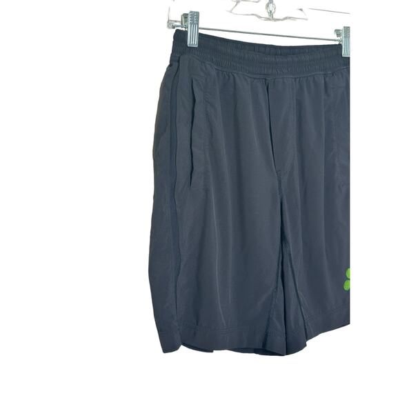 Lululemon black active shorts size 29 - Picture 12 of 13